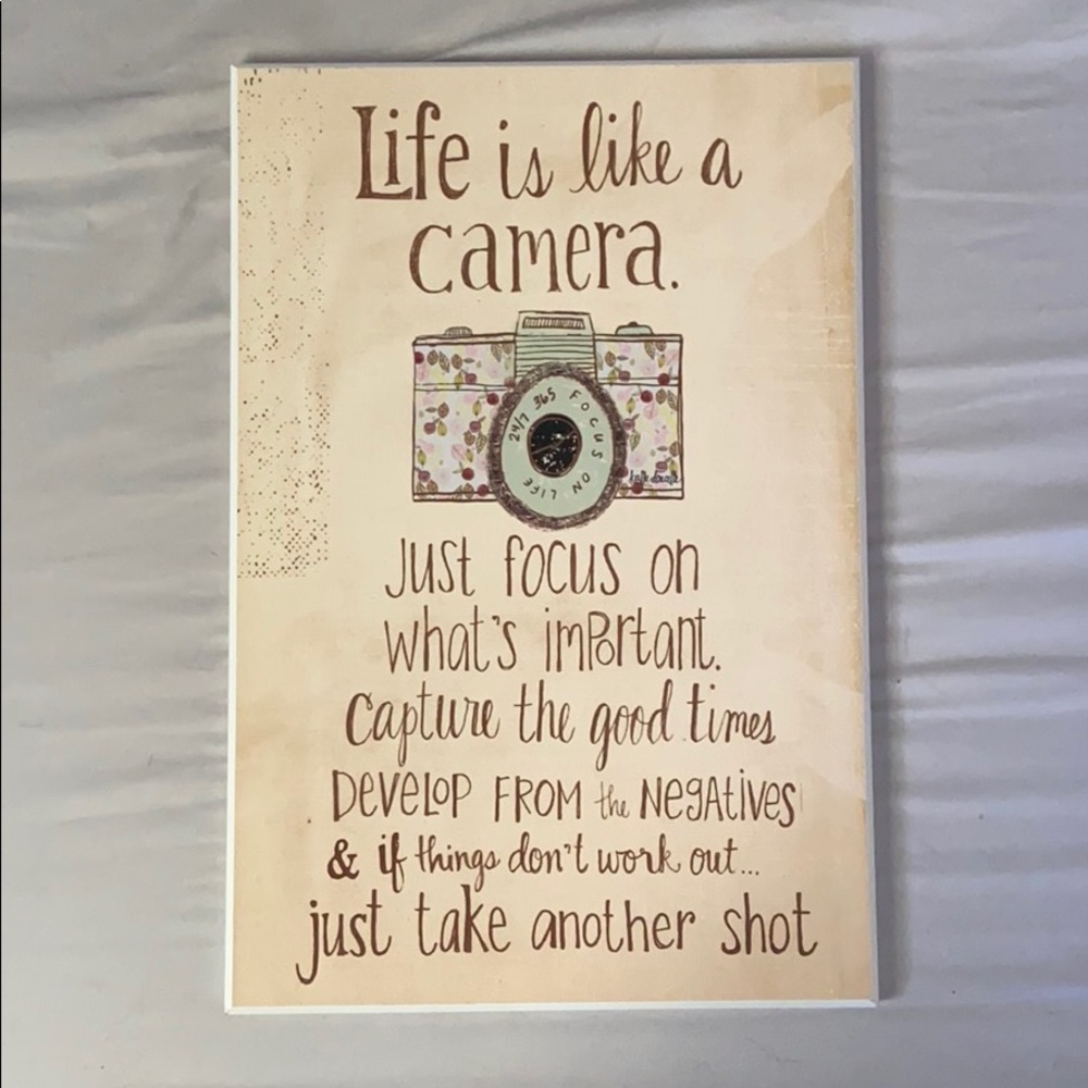 Distressed wall hanging decoration